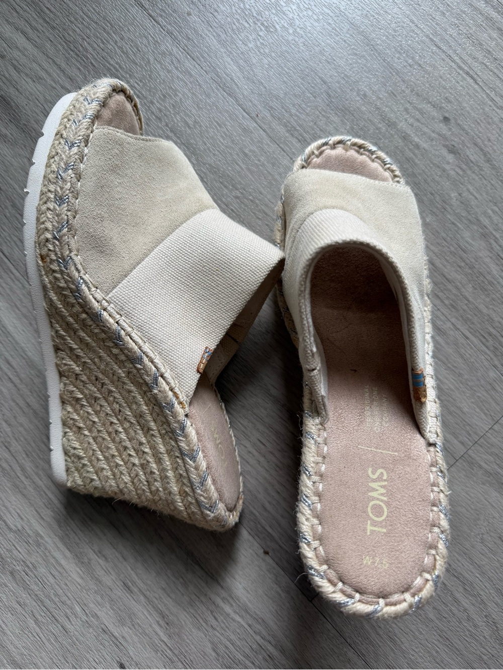 TOMS Beige/Cream Espadrille Wedge Sandals Size 7.5W